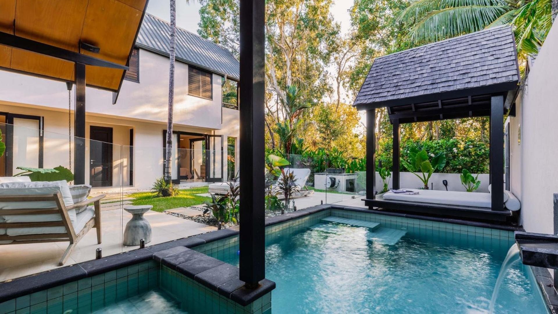 Niramaya Villas And Spa Port Douglas Exterior photo
